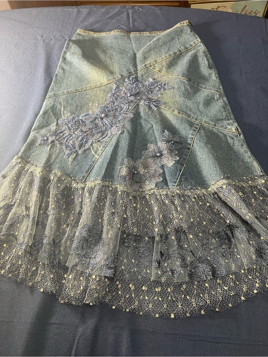 West 36Th Dresses & Skirts - Y2K Beaded Denim Midi Skirt w/Lace Ruffle & Floral Embroidery Boho Whimsy